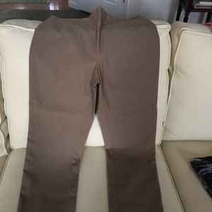Taupe skinny pants. Stretch fabric.